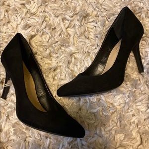 Jessica Simpson Black Pointed Toe Pumps